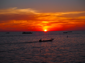 カンボジアの夕日(著者撮影)