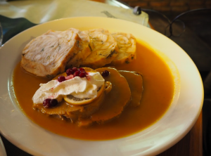 Sviečková na smotane (筆者撮影)