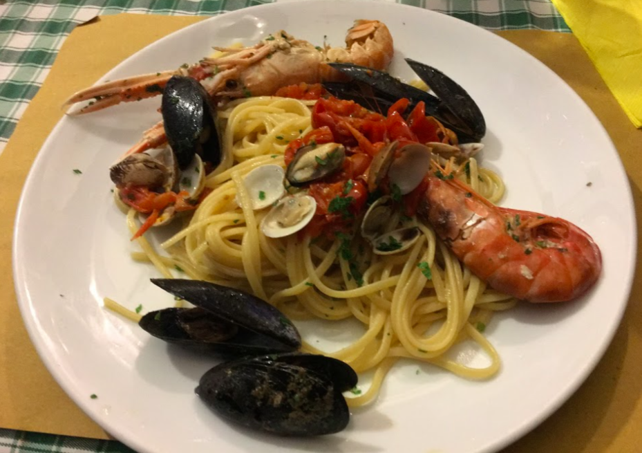 身がしまったエビの魚介パスタ・港町のリングイーネ(Linguine al borgo marinaro) (出典:著者撮影)
