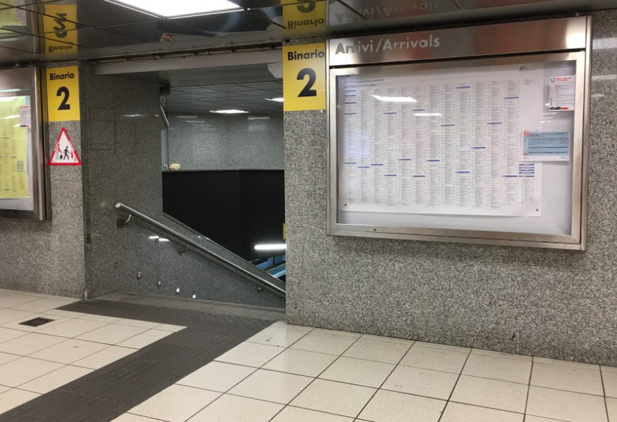 ナポリ中央駅のBinario2